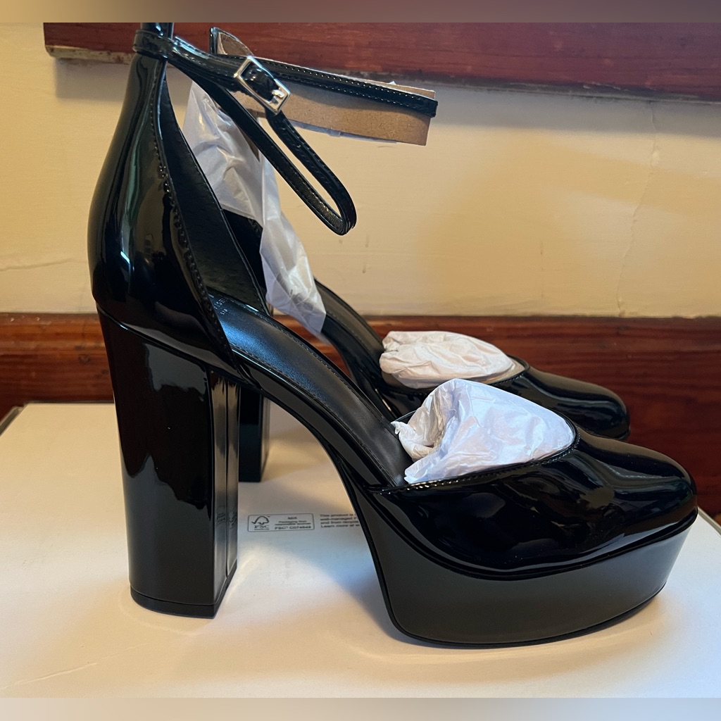Marc Fusher Lucah Platform Heel New